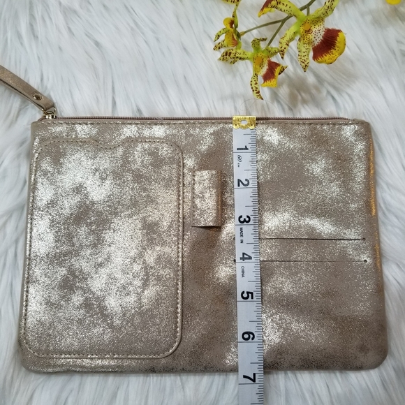 Gold Makeup Cosmetic Bag, With Zipper Closure, Pockets on the front. - Picture 12 of 13